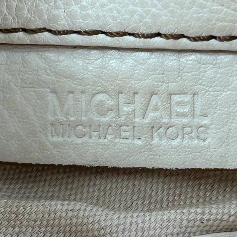 Michael Kors White Shoulder Bag with‎ Silver Hardware